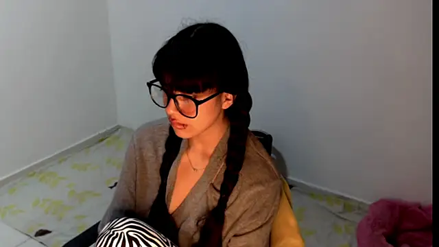 Snapshot of meganmiauu chatting on May 2026 12:26:02 PM meganmiauu online show from May 2026 12:26:02 PM