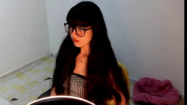 Snapshot of meganmiauu chatting on May 2026 04:56:02 AM meganmiauu online show from May 2026 04:56:02 AM