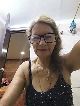 MaryeLunna online show from July 2026 11:07:01 AM
