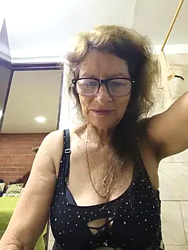 Snapshot of MaryeLunna chatting on November 2025 11:33:01 AM MaryeLunna online show from November 2025 11:33:01 AM