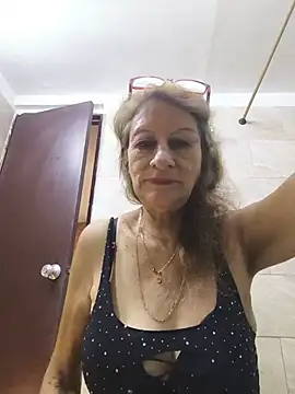 MaryeLunna online show from July 2026 12:16:01 PM