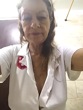 Snapshot of MaryeLunna chatting on December 2025 11:43:02 AM MaryeLunna online show from December 2025 11:43:02 AM