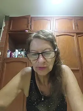 MaryeLunna online show from May 2026 11:05:02 AM