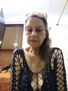 MaryeLunna online show from July 2026 11:33:02 AM