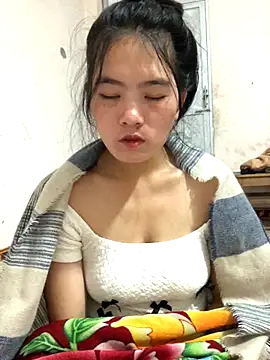 Maymay97 online show from November 2025 12:04:01 AM