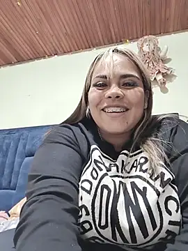 EmilyDuran  online show from December 2025 05:43:01 AM