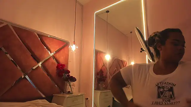 EmilyDuran  online show from April 2026 10:32:01 AM