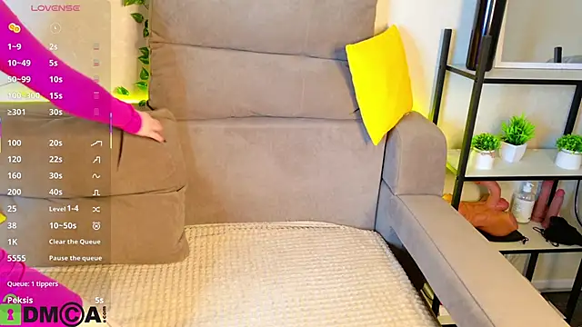 Roxy Sunnny online show from November 2025 09:21:01 AM