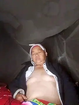 VangLe73 online show from November 2025 07:51:01 PM