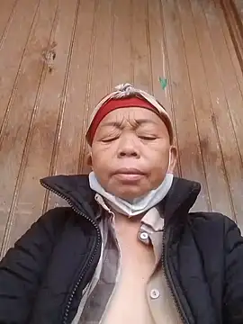 VangLe73 online show from November 2025 12:26:01 AM