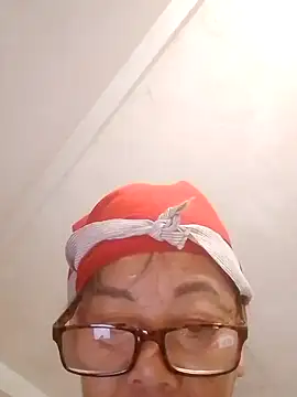 VangLe73 online show from October 2025 11:38:02 PM