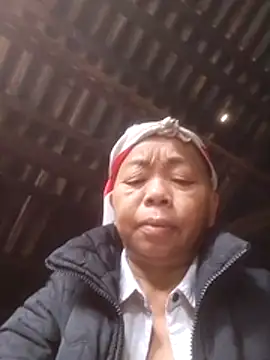 VangLe73 online show from November 2025 04:38:02 AM