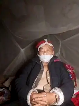 VangLe73 online show from November 2025 01:16:02 PM