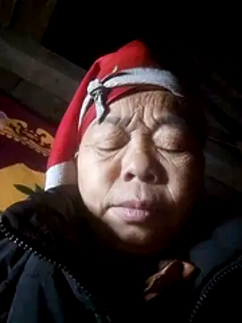 VangLe73 online show from November 2025 09:48:02 PM