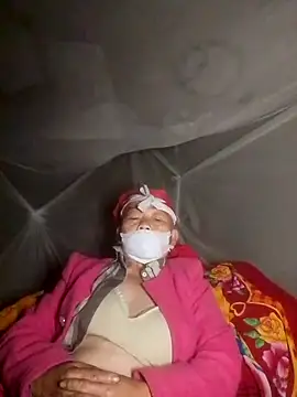 VangLe73 online show from November 2025 12:10:02 PM