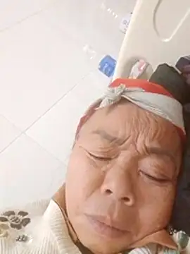 VangLe73 online show from December 2025 12:51:01 PM