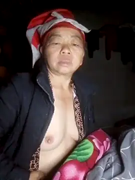 VangLe73 online show from November 2025 08:20:02 PM