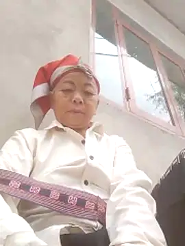 VangLe73 online show from October 2025 04:57:02 AM