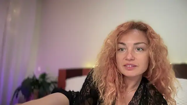 Reddgiirl online show from May 2026 07:55:02 PM