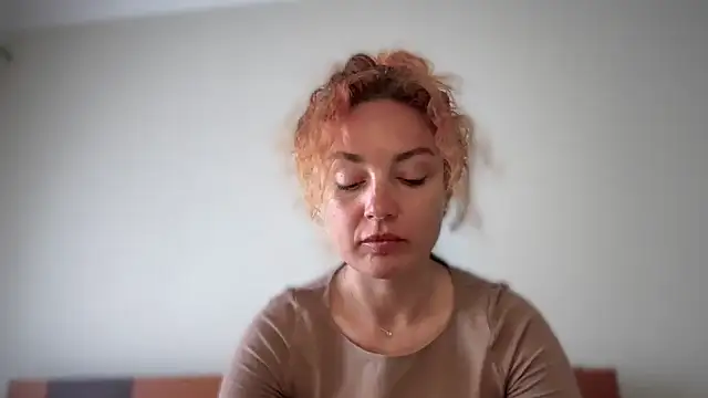Reddgiirl online show from April 2026 08:06:01 AM