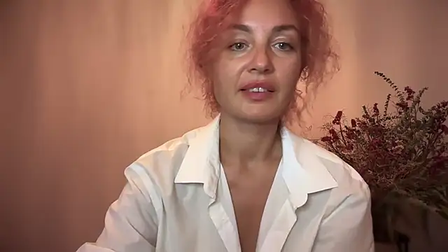 Reddgiirl online show from October 2025 07:16:01 PM