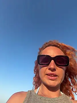 Reddgiirl online show from May 2026 07:09:02 PM