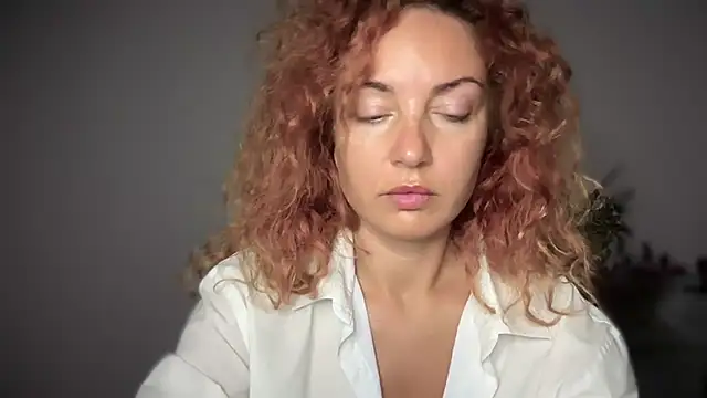 Reddgiirl online show from October 2025 04:57:02 AM