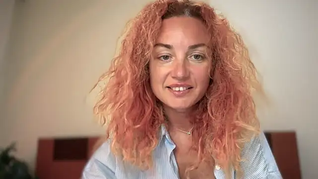 Reddgiirl online show from April 2026 07:53:02 PM