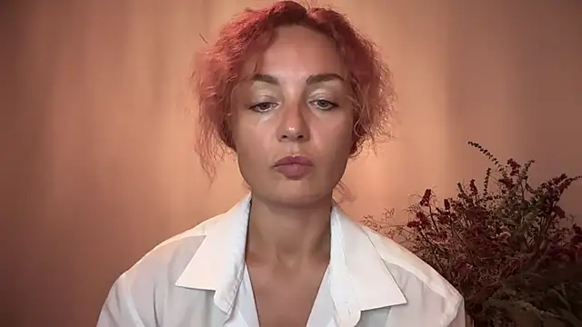 Reddgiirl online show from October 2025 06:10:02 PM