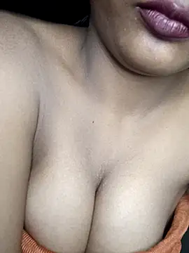 Mona Lucky online show from December 2025 08:33:01 PM