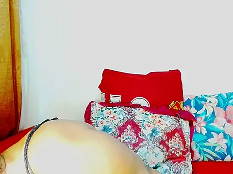 Snapshot of Love-Racheal75 chatting on October 2025 05:57:02 PM Love-Racheal75 online show from October 2025 05:57:02 PM