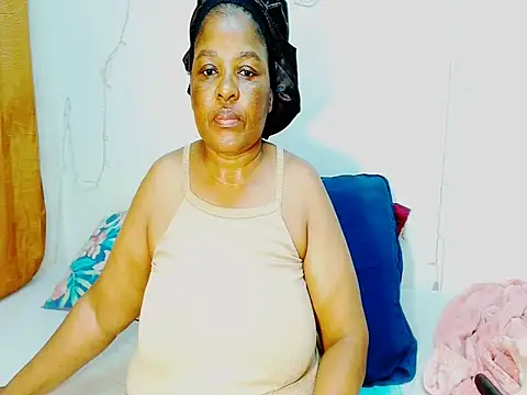 Snapshot of Love-Racheal75 chatting on November 2025 04:05:01 AM Love-Racheal75 online show from November 2025 04:05:01 AM