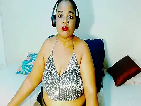 Love-Racheal75 online show from May 2026 10:34:01 PM
