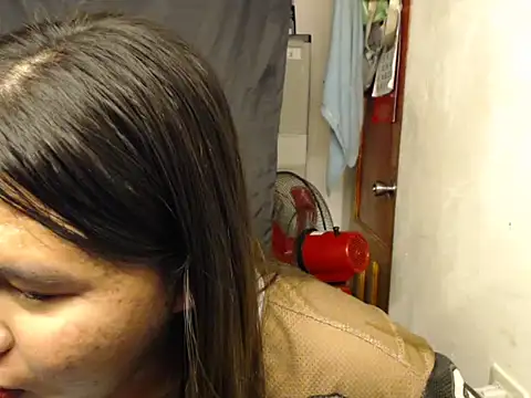 Snapshot of pinay_tynee chatting on November 2025 04:51:01 PM pinay tynee online show from November 2025 04:51:01 PM