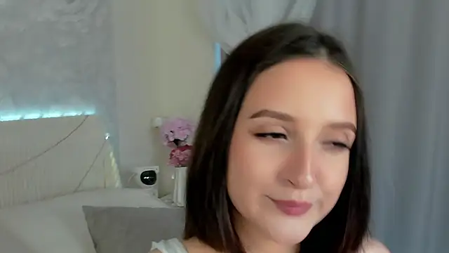 FalineBeacher online show from April 2026 01:07:01 AM