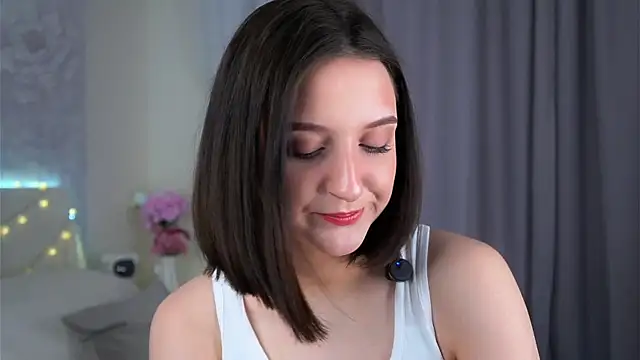 FalineBeacher online show from April 2026 01:12:01 AM