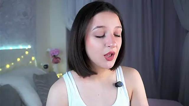 FalineBeacher online show from April 2026 01:34:02 AM