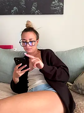 Celine charme online show from October 2025 02:28:02 PM