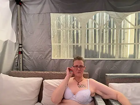 Curvy-Jinx online show from July 2026 08:48:02 AM
