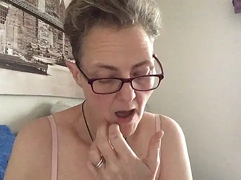 Curvy-Jinx online show from February 2026 08:45:01 AM