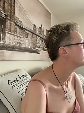 Curvy-Jinx online show from February 2026 09:11:01 AM