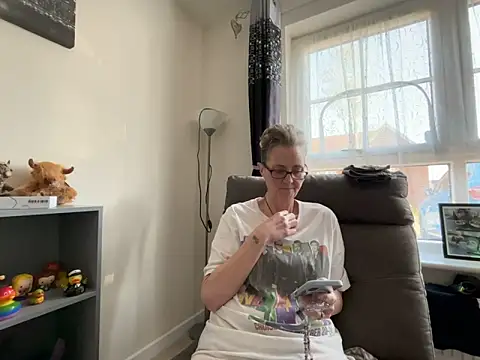 Curvy-Jinx online show from March 2026 08:25:01 AM