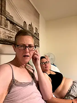 Curvy-Jinx online show from October 2025 07:33:01 PM