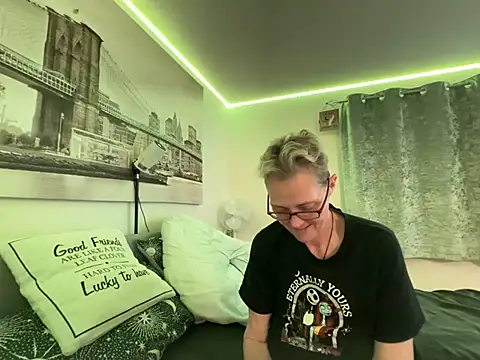 Curvy-Jinx online show from March 2026 09:05:02 PM