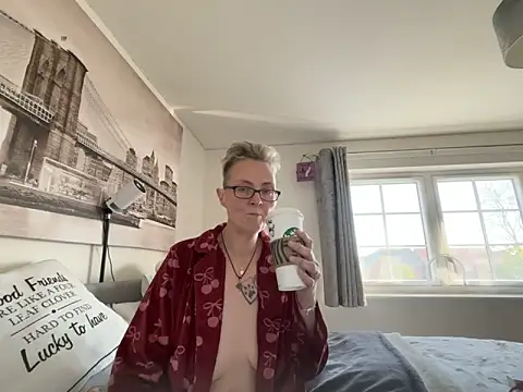 Curvy-Jinx online show from April 2026 07:35:02 AM