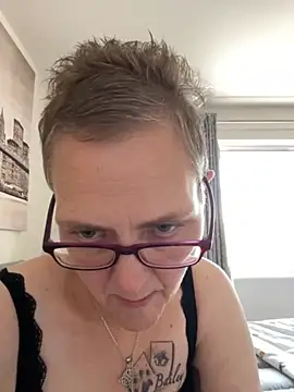 Curvy-Jinx online show from September 2025 07:37:02 AM