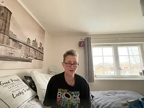 Curvy-Jinx online show from March 2026 08:29:02 AM