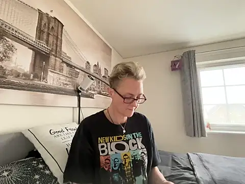 Curvy-Jinx online show from March 2026 07:32:02 AM