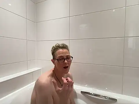 Curvy-Jinx online show from April 2026 12:33:01 PM