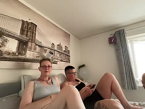 Curvy-Jinx online show from June 2026 07:41:01 PM